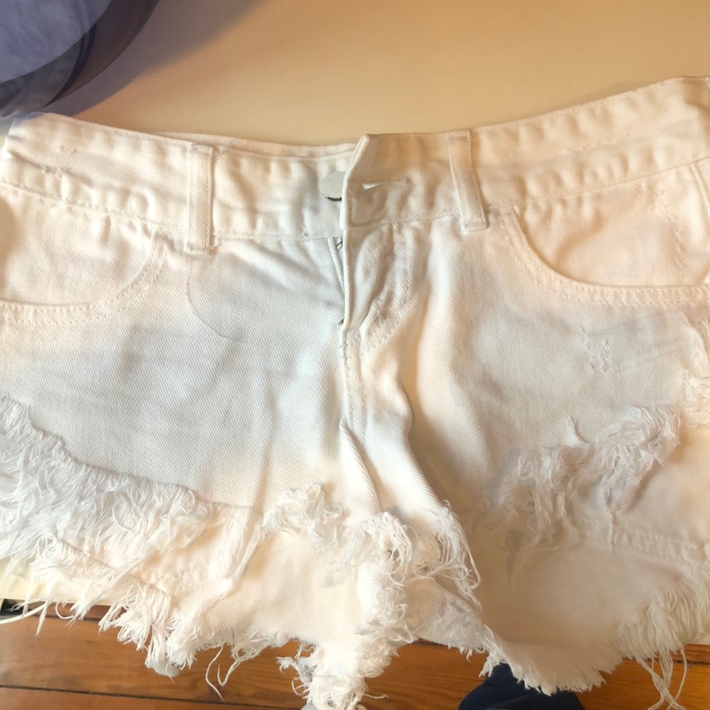 Billabong White Jean ripped shorts- size 3